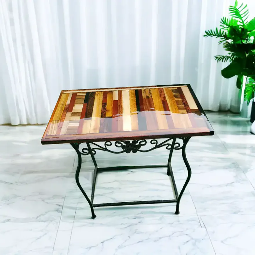 Mom's Resin Tables storefront showcase